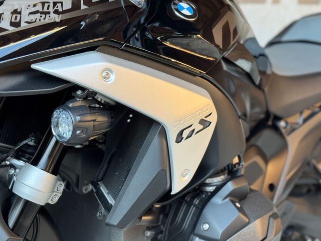 bmw - r-1300-gs-triple-black