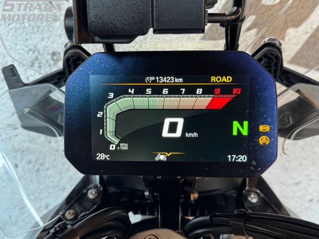 bmw - r-1300-gs-triple-black