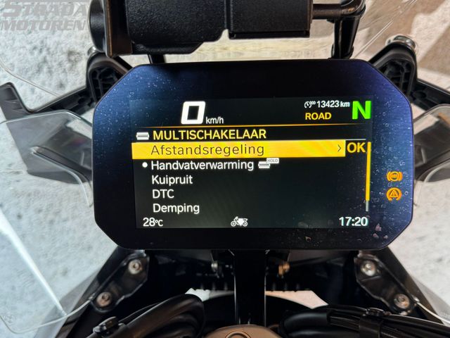 bmw - r-1300-gs-triple-black