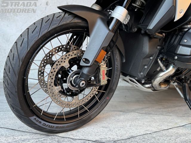 bmw - r-1300-gs-triple-black