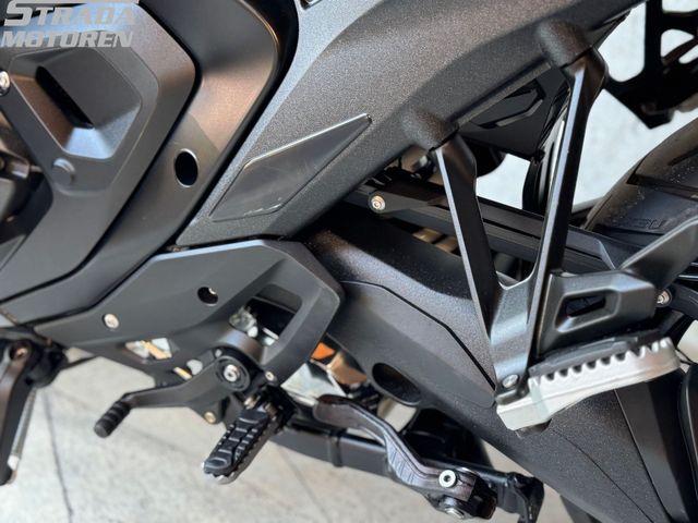 bmw - r-1300-gs-triple-black