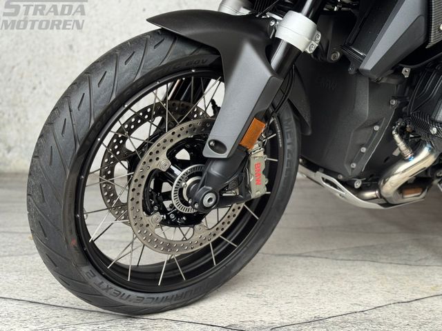 bmw - r-1300-gs-triple-black