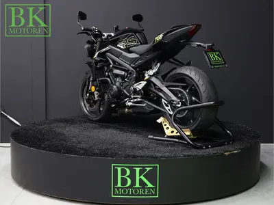 TRIUMPH STREET TRIPLE RS – foto 4
