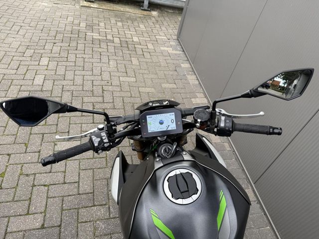 kawasaki - z900-se