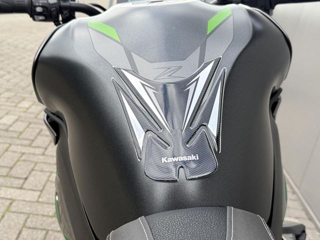 kawasaki - z900-se