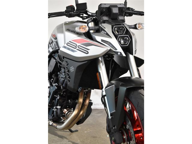 suzuki - gsx-8s
