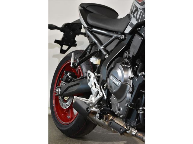 suzuki - gsx-8s