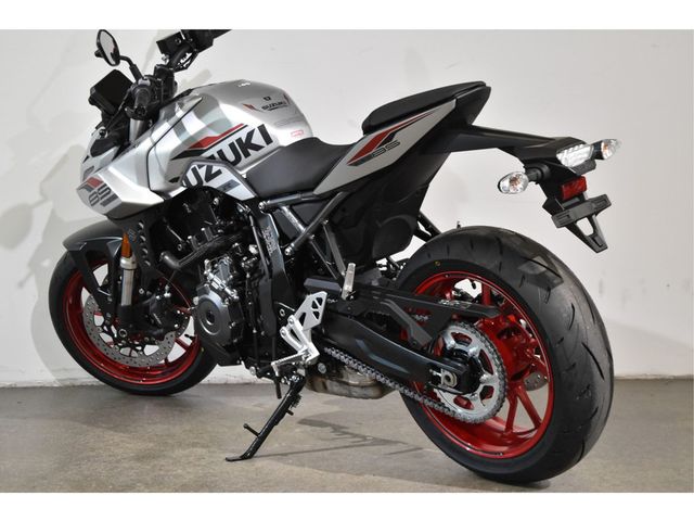 suzuki - gsx-8s
