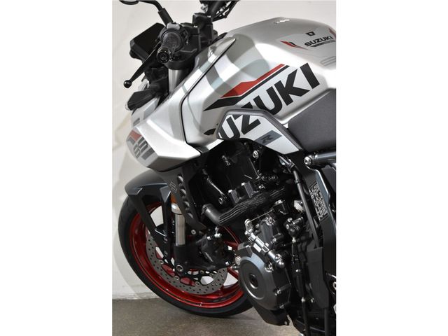 suzuki - gsx-8s