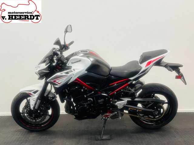 kawasaki - z900