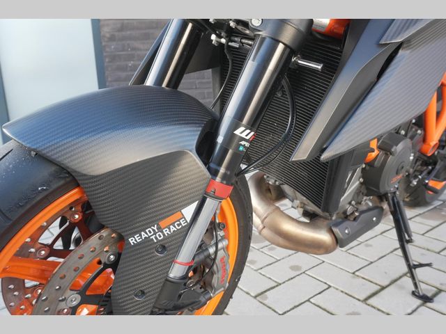 ktm - 1290-super-duke-r