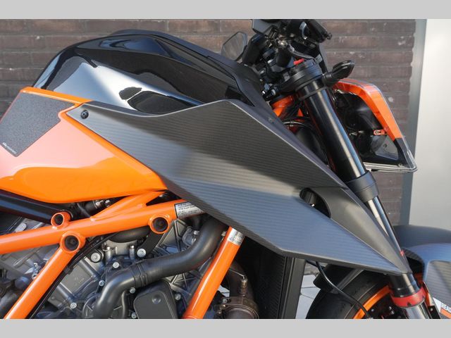 ktm - 1290-super-duke-r