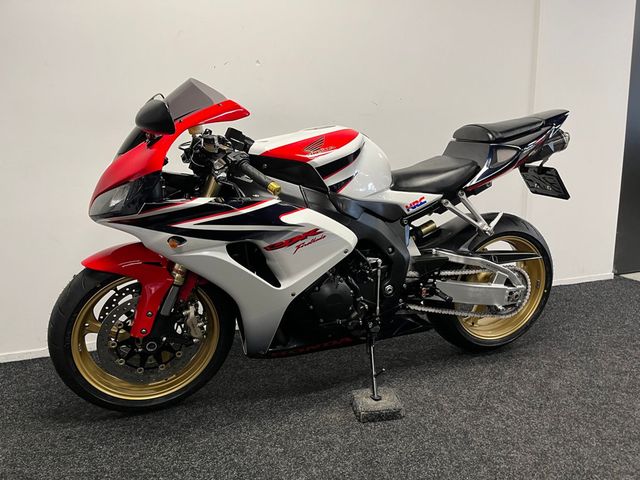 honda - cbr-1000-rr-fireblade