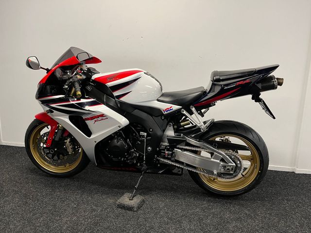 honda - cbr-1000-rr-fireblade