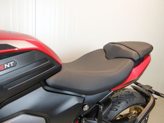 triumph - trident-800