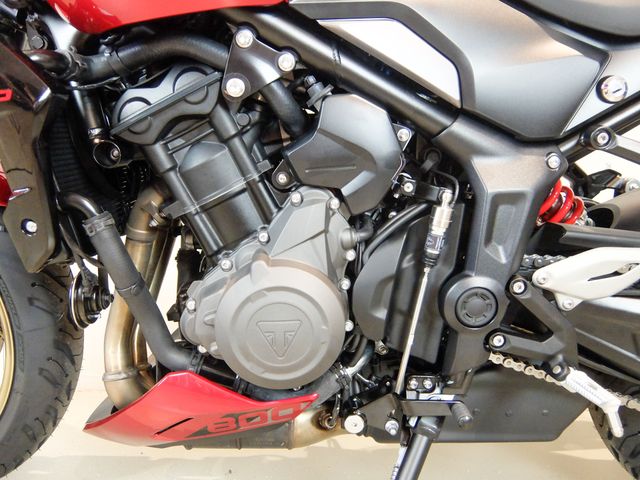 triumph - trident-800