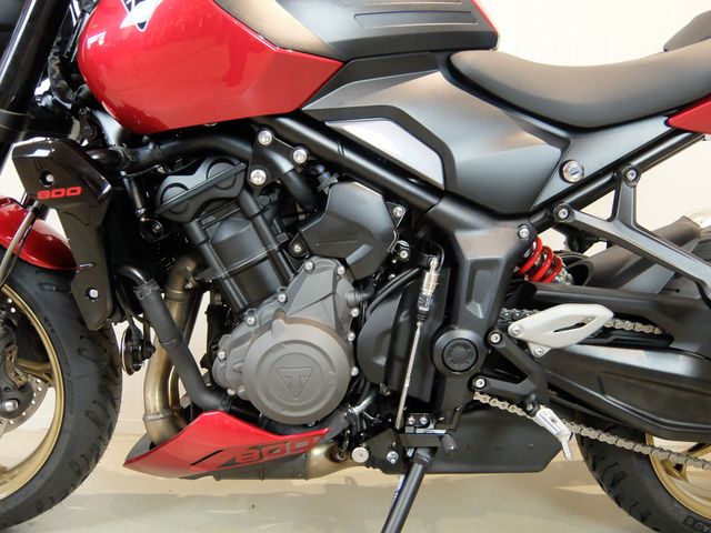 triumph - trident-800