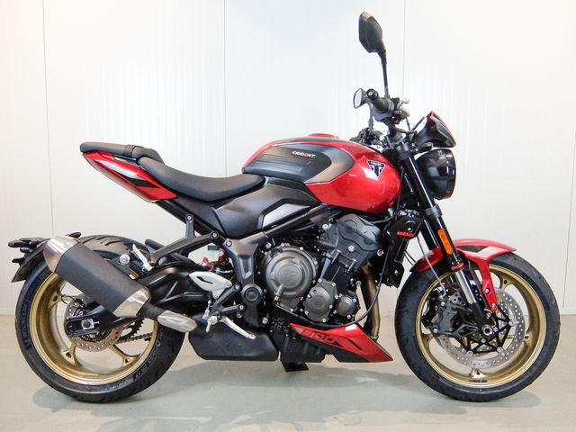 triumph - trident-800