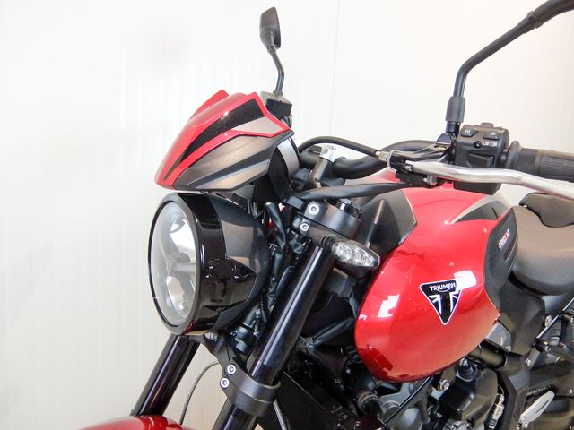 triumph - trident-800