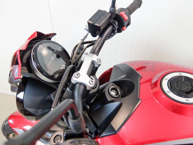 triumph - trident-800