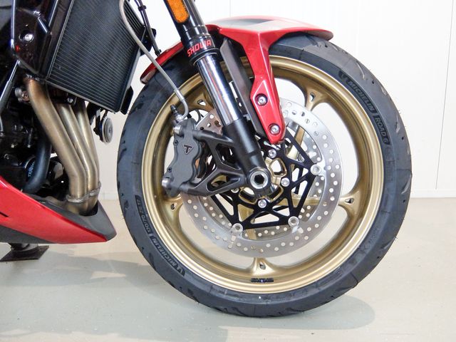 triumph - trident-800