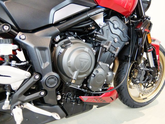 triumph - trident-800