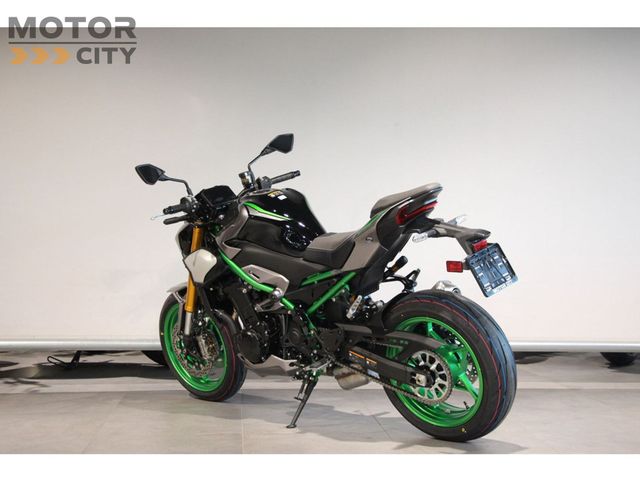 kawasaki - z900