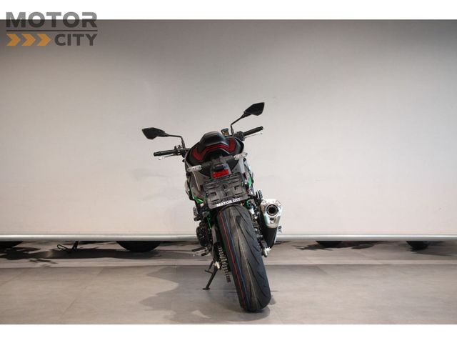 kawasaki - z900