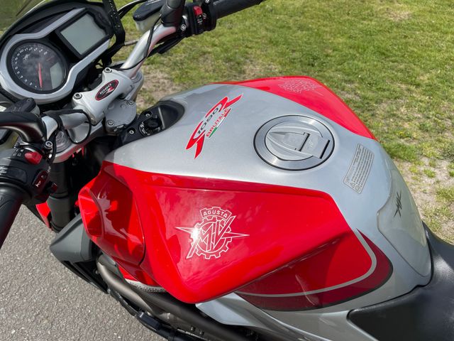 mv-agusta - brutale-1090-rr