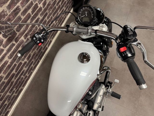 triumph - bonneville-speedmaster