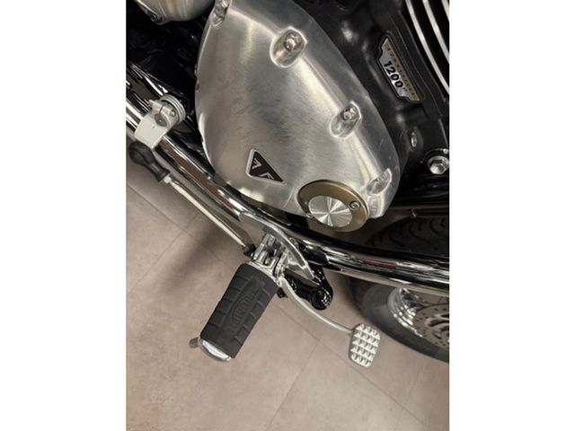 triumph - bonneville-speedmaster