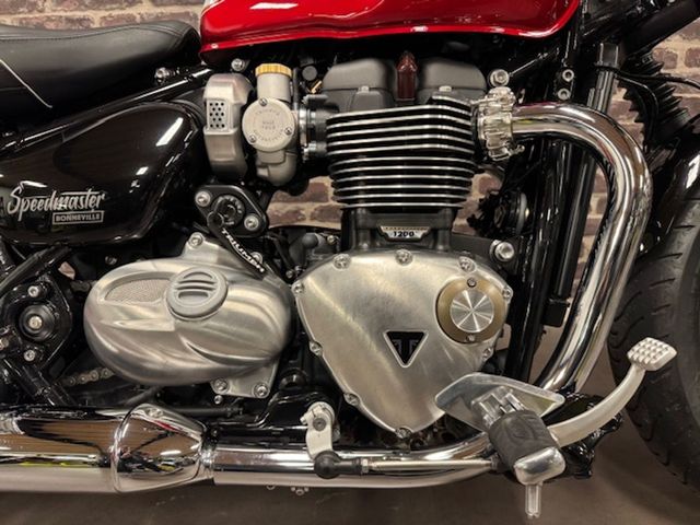 triumph - bonneville-speedmaster