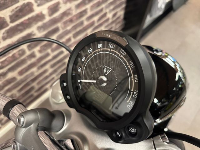 triumph - bonneville-speedmaster