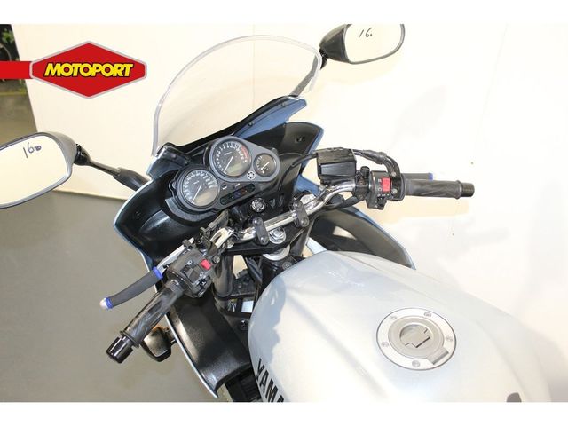 yamaha - fzs-600-fazer