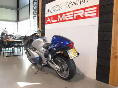 SUZUKI GSX-R 1300 HAYABUSA – foto 2