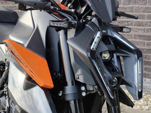 ktm - 990-duke