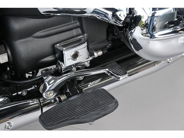 bmw - r-18-b