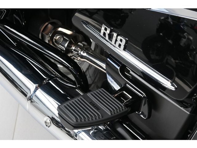 bmw - r-18-b