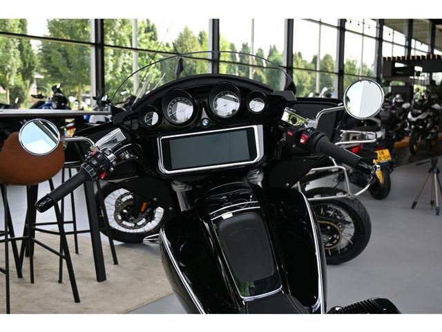 bmw - r-18-b