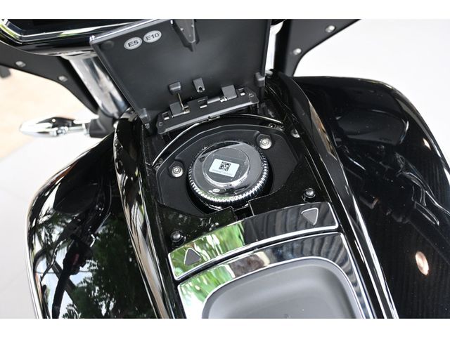 bmw - r-18-b