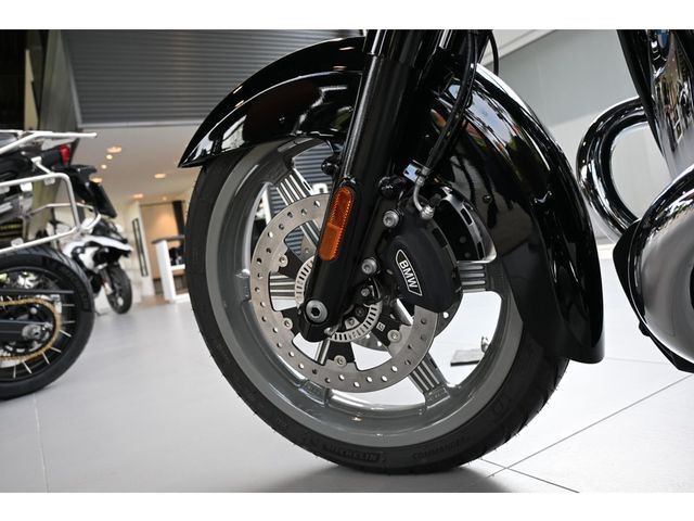 bmw - r-18-b