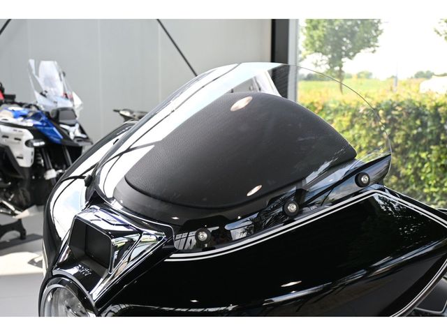 bmw - r-18-b
