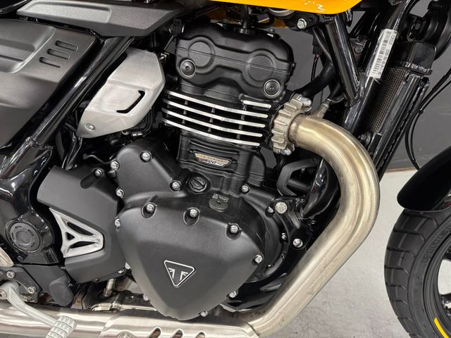 triumph - tracker-400