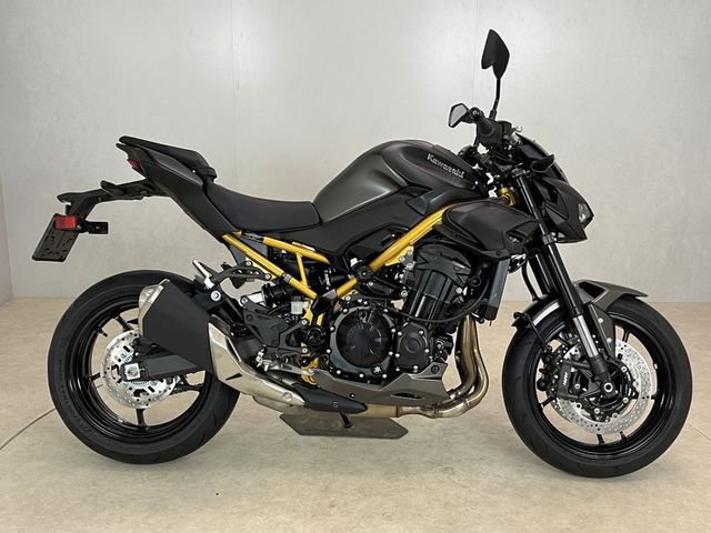 kawasaki - z900