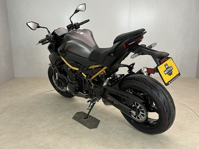 kawasaki - z900