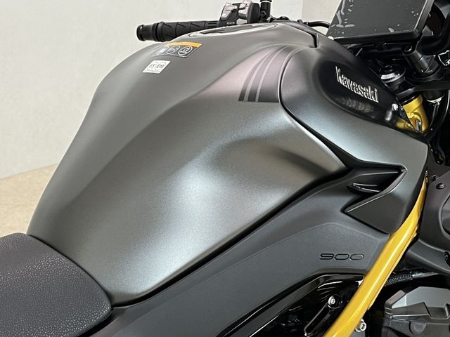 kawasaki - z900