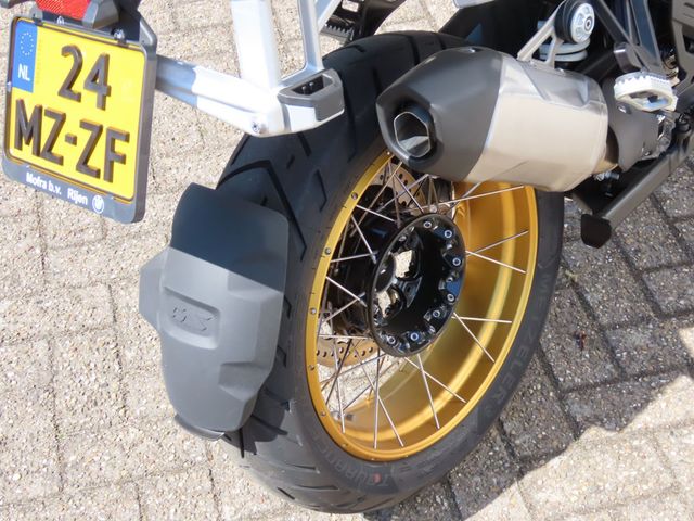 bmw - r-1300-gs-adventure