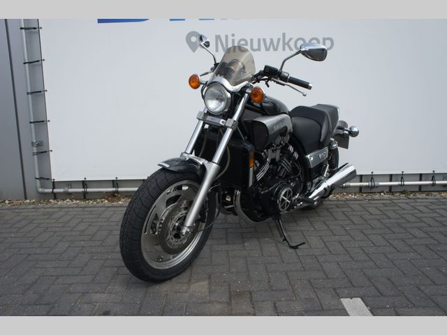 yamaha - vmax-carbon