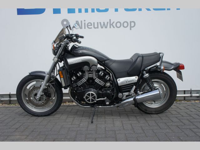 yamaha - vmax-carbon