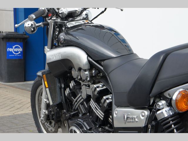yamaha - vmax-carbon